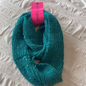 NWT Betsey Johnson infinity scarf turquoise